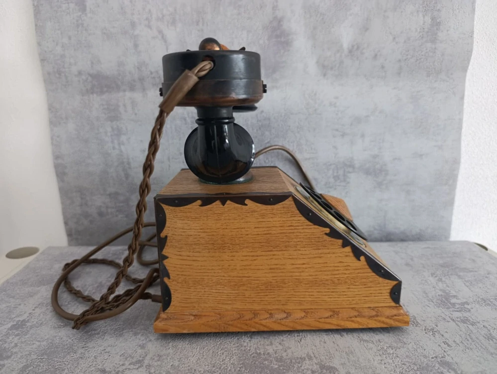 Retro telefon TESLA Cs20 dřevěný – Československo 1979 – originál, pěkný stav