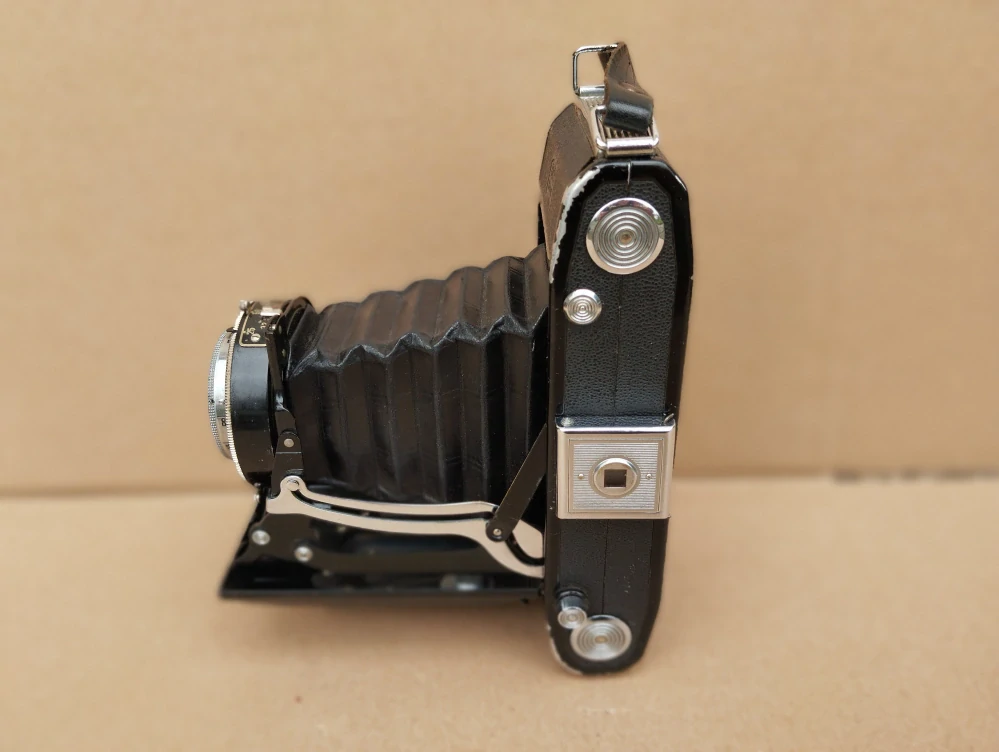 Zeiss Ikon 515/2 – Novar Anastigmat 4,5/11 cm + příslušenství č.55