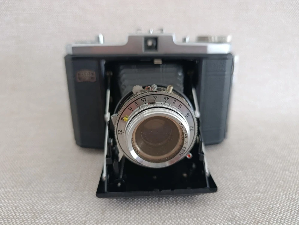 Zeiss Ikon Nettar – historický měchový fotoaparát s pouzdrem č.57