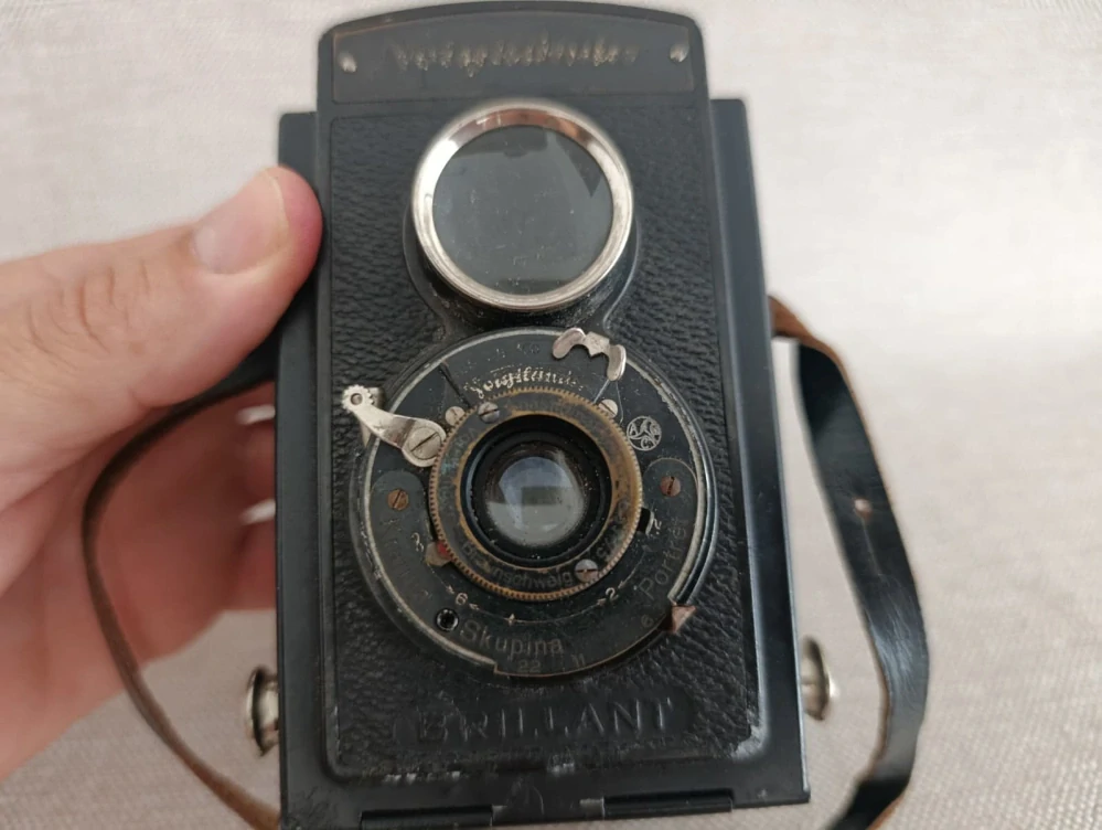 Starý fotoaparát Voigtländer Brillant – Voigtar Anastigmat, Singlo č.60