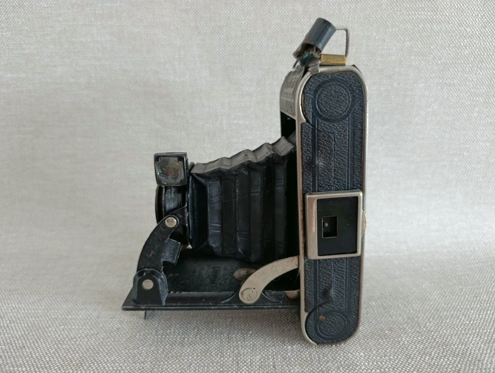Voigtländer Bessa – Voigtar 1:6,3, starý měchový fotoaparát s pouzdrem č.77