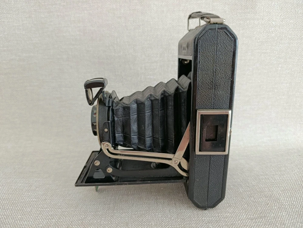Zeiss Ikon Ikonta 6x9 – Tessar 4,5/10,5 Compur – měchový fotoaparát č.81
