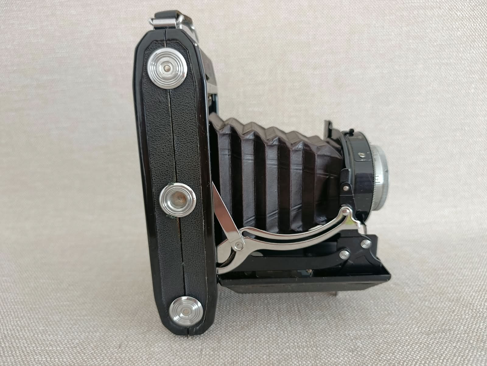 Velký Zeiss Ikon Novar-Anastigmat 4,5/11 cm + pouzdro č.99
