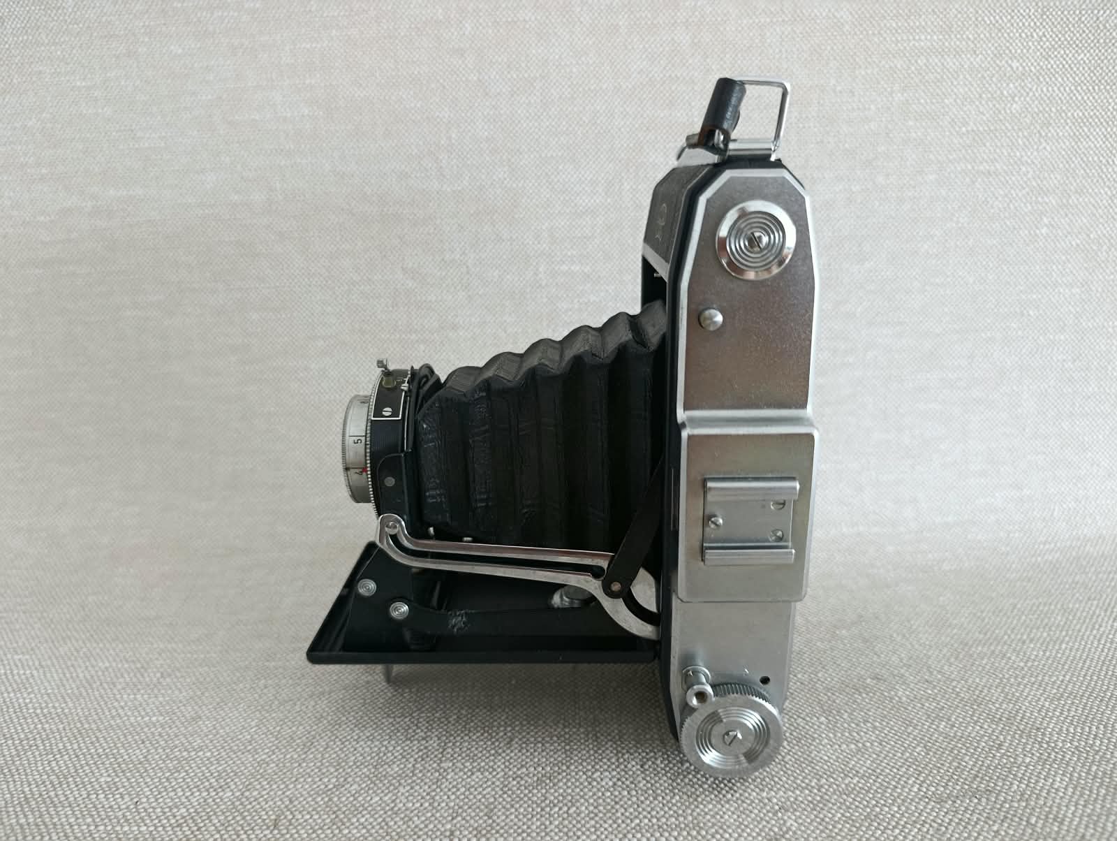 Starý měchový fotoaparát Zeiss Ikon Novar-Anastigmat 6,3/105 Vero + orig. pouzdro č.102