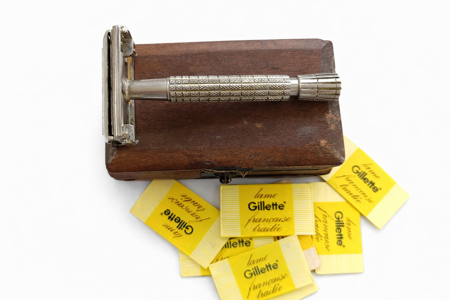 Starožitný holicí strojek Gillette s pouzdrem