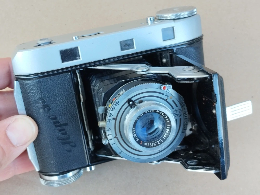 Starý fotoaparát Hapo 35 Haponar