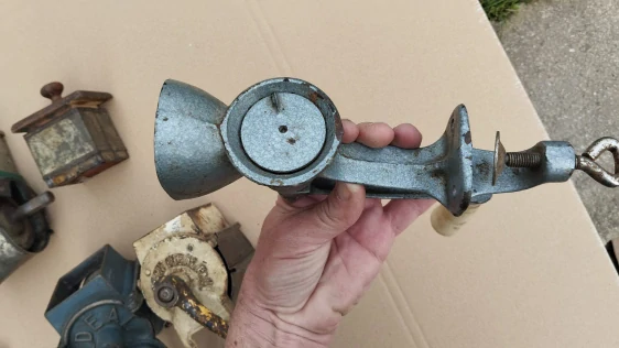 Staré mlýnky na díly, opravu