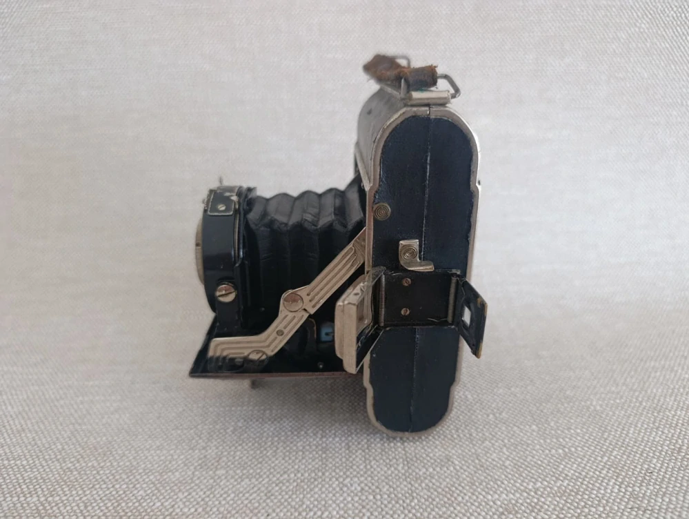 Starý měchový fotoaparát AGC VARIO Vidanar 4,5/7,5 cm č.25