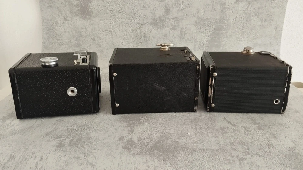 3ks staré historické fotoaparáty do sbírky, dekorace