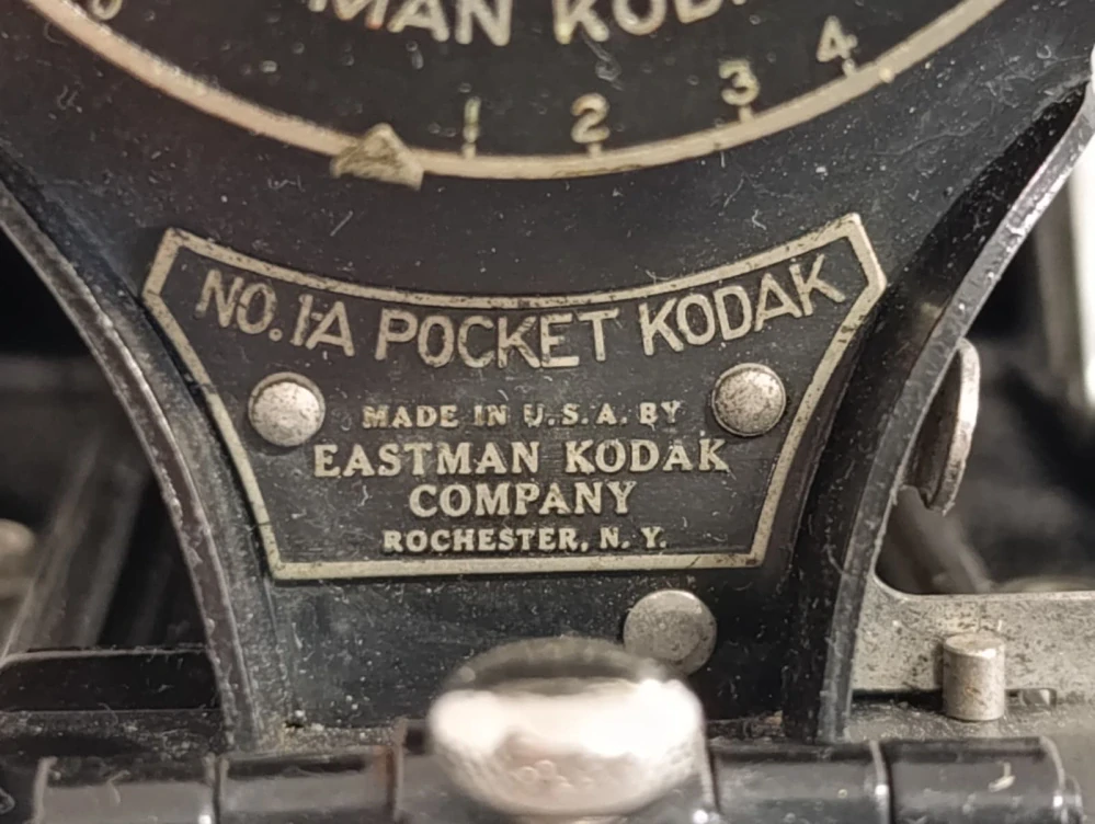 Starý VELKÝ měchový fotoaparát KODAK No.1 + poudro. Krásně zachovalý.
