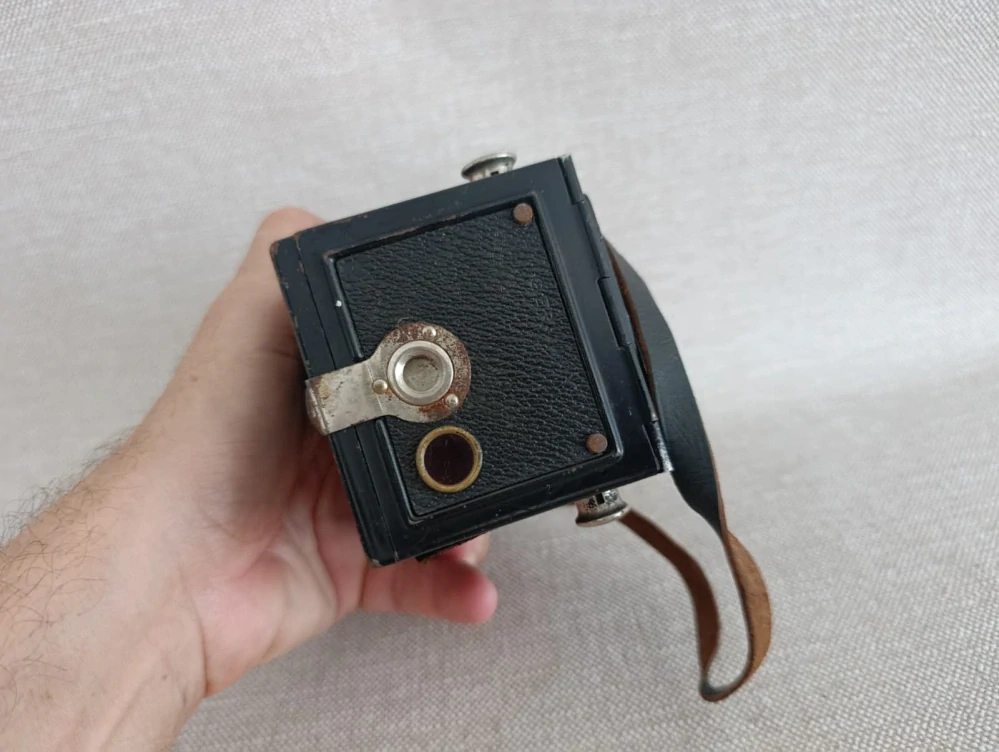 Starý fotoaparát Voigtländer Brillant – Voigtar Anastigmat, Singlo č.60