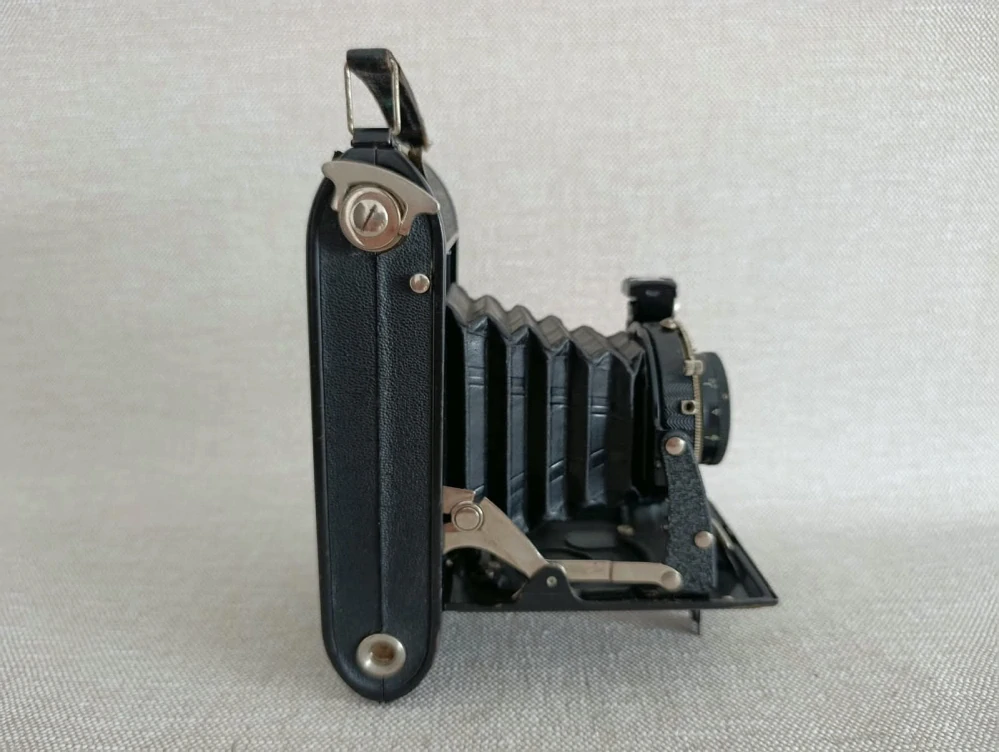 Starožitný měchový fotoaparát Voigtländer Bessa 6x9 + pouzdro č.86