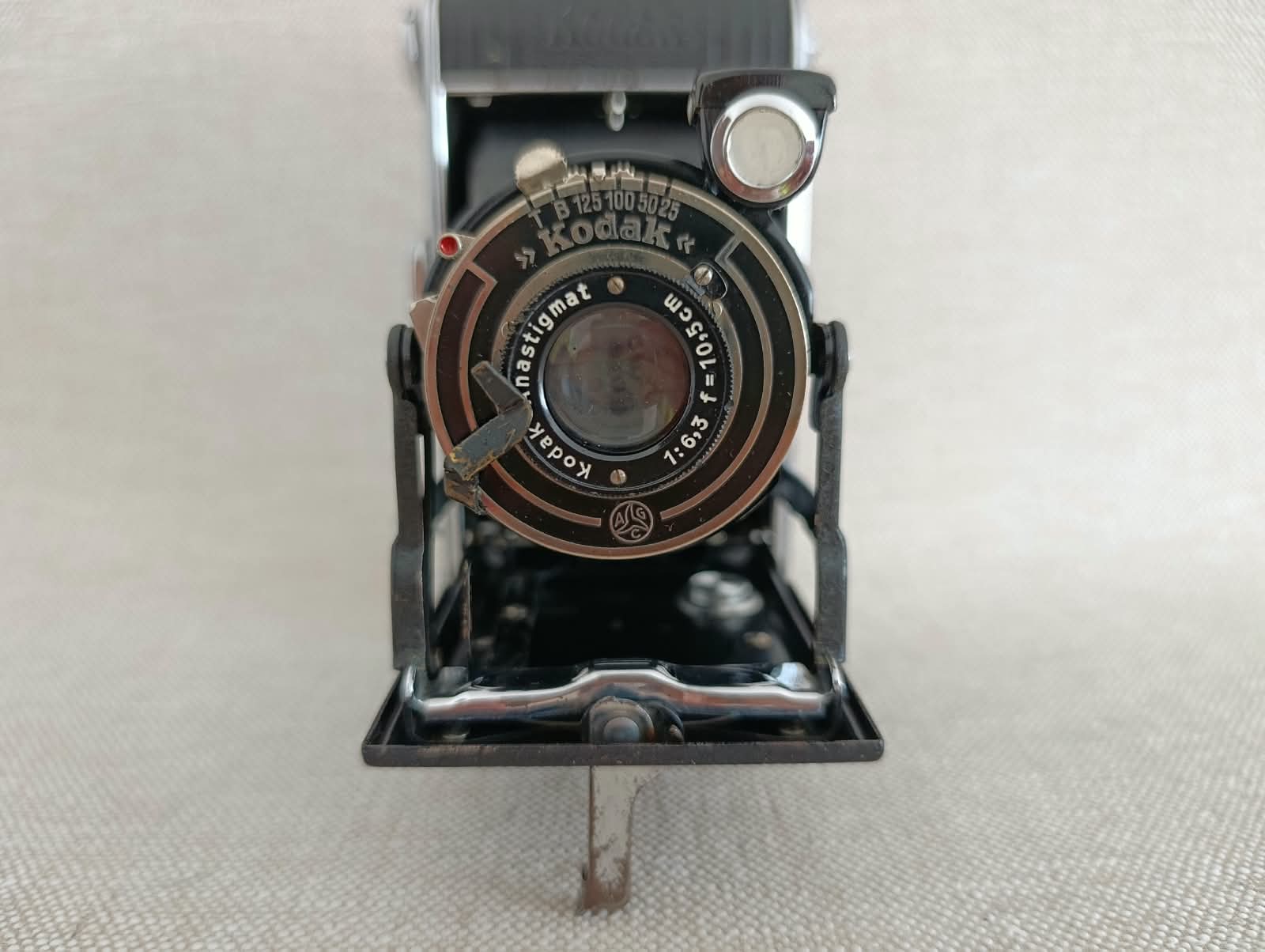 Kodak Junior 620 – měchový fotoaparát, pouzdro + starý film č.104