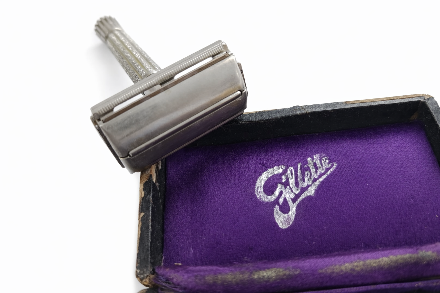 Starožitný holicí strojek Gillette s pouzdrem