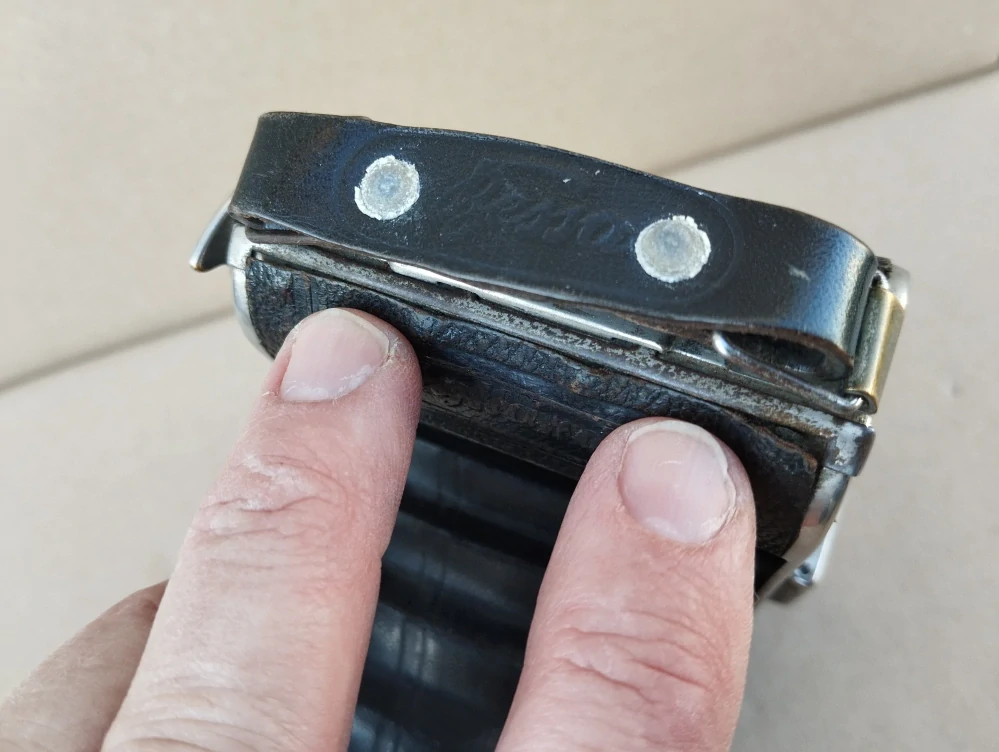 Starý měchový fotoaparát Voigtlander Bessa + poudro