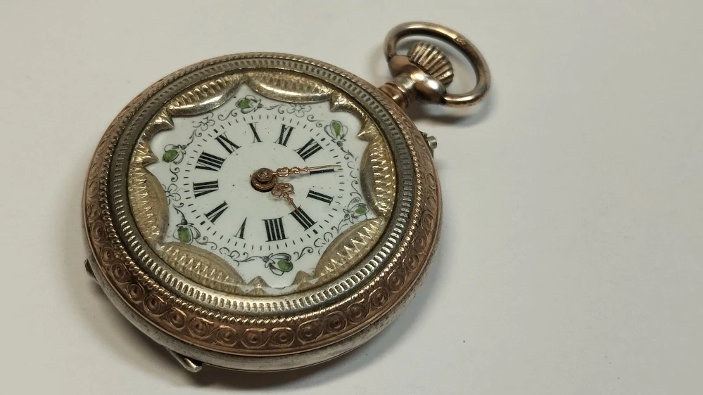 Starožitné celostříbrné pěkně kapesní dámské hodinky jeptišky (nejdoucí)