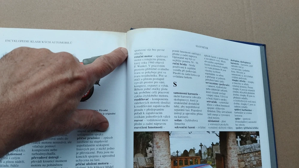 Encyklopedie klas.automobilu, 544 stránek!!