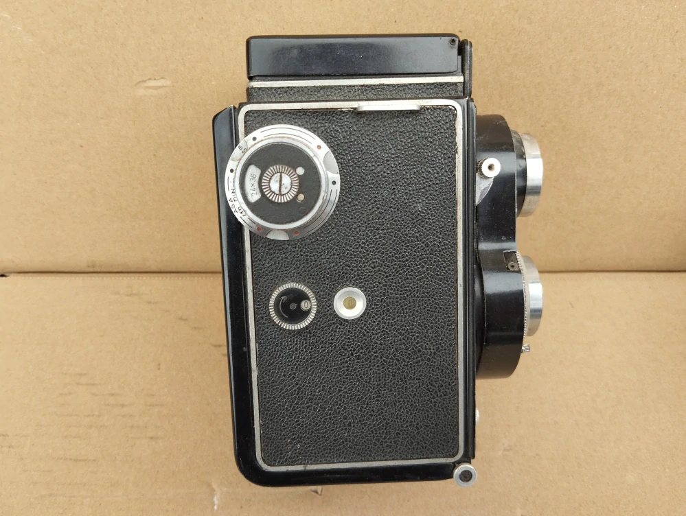 Starý československý fotoaparát Flexaret