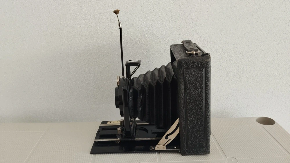 Starý VELKÝ a krásný fotoaparát Voigtlander VAG Skopar Anastigmat