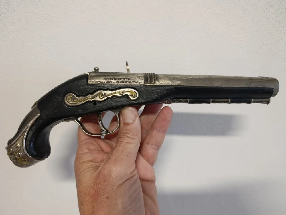 Replika křesadlové pistole