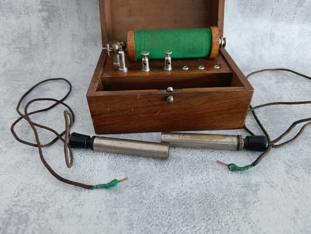 Starožitný indukční přístroj elektroléčba,  cca 1915