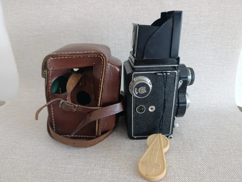Starý fotoaparát Flexaret Meopta Belar 3,5/80 + pouzdro č. 41