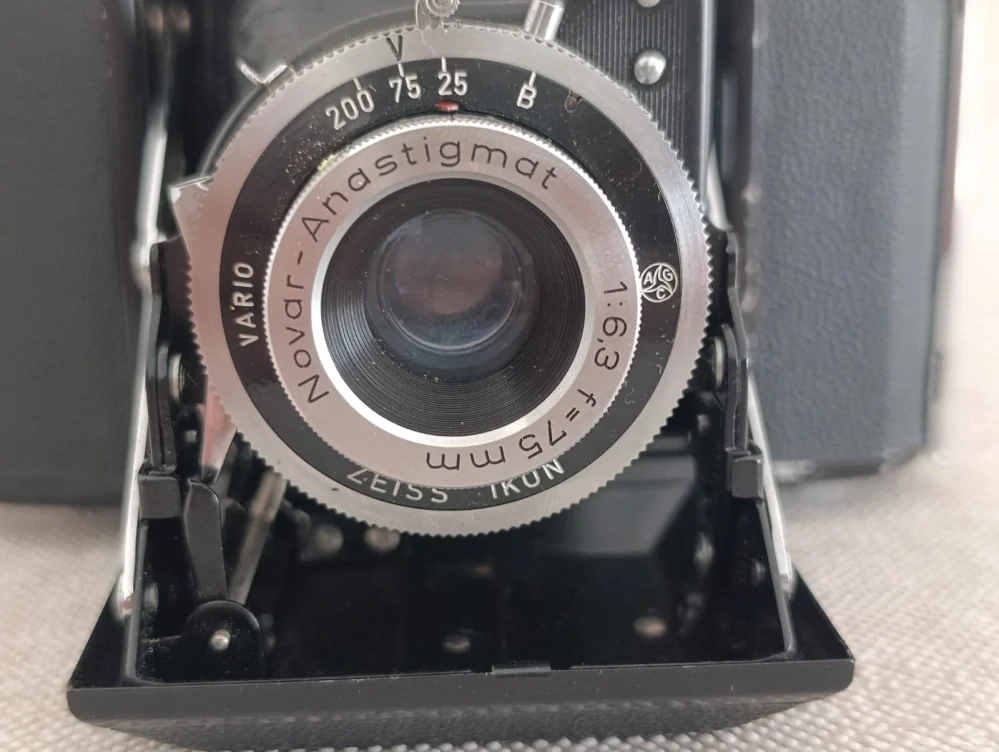 Starý fotoaparát Zeiss Ikon Nettar 515/16 – Novar-Anastigmat 6,3/75 + pouzdro č.61