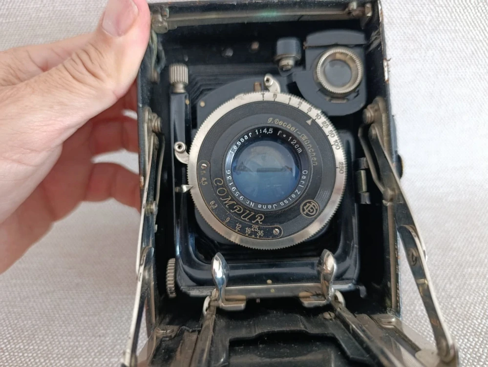 Starožitný fotoaparát Certo Certotrop – Zeiss Tessar 4,5/12 Compur + kož.pouzdro č.68