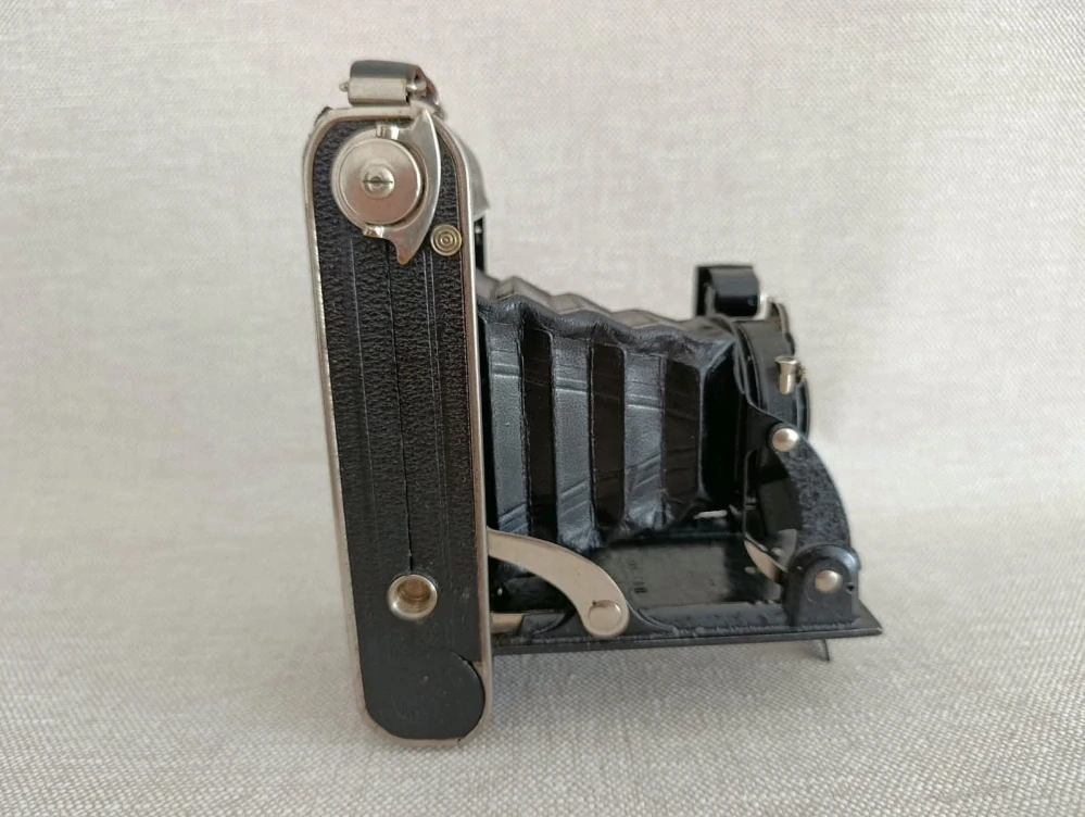 Starožitný měchový fotoaparát Voigtländer Bessa Voigtar + pouzdro č.80