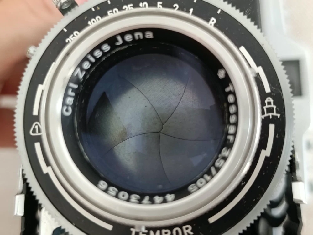 Starý fotoaparát Ercona II Tessar 3,5/105 Carl Zeiss Jena – velmi zachovalá č.83