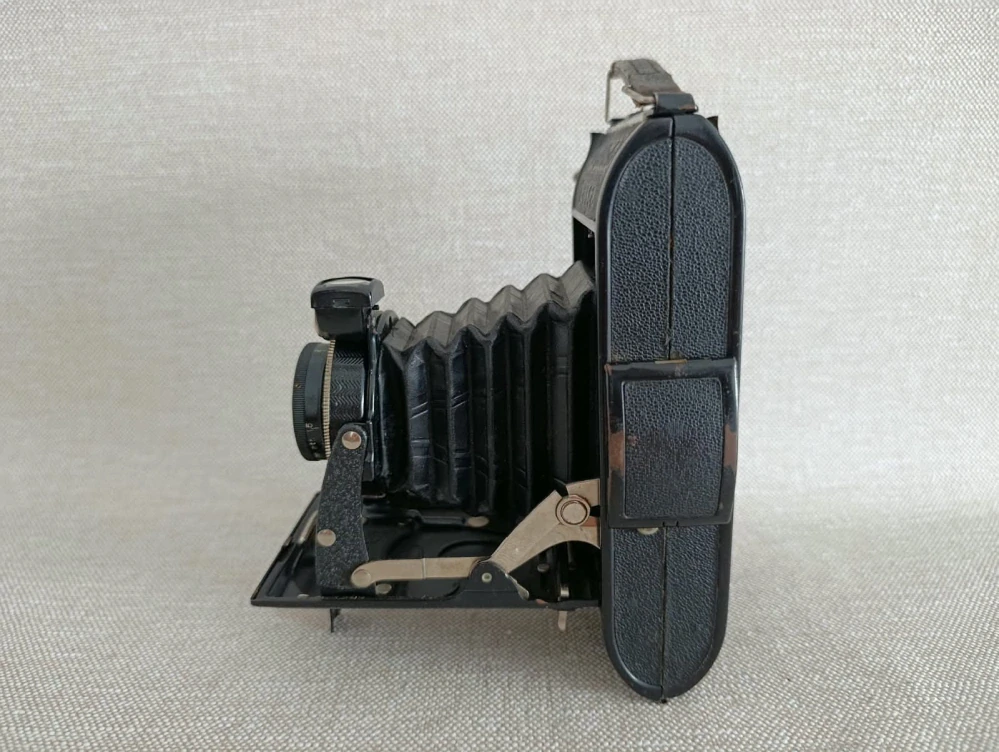Starožitný měchový fotoaparát Voigtländer Bessa 6x9 + pouzdro č.86