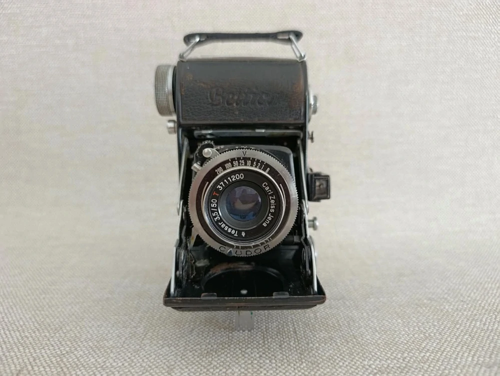 Historický měchový fotoaparát Bettina – Zeiss Tessar 3,5/50 Cudor č.87