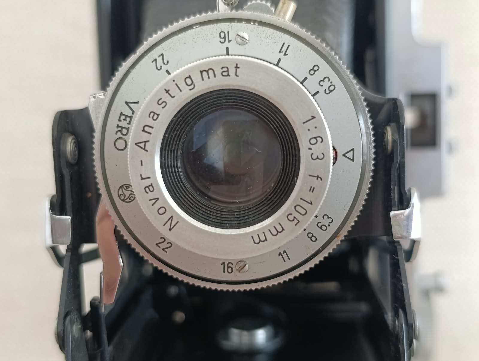 Starý měchový fotoaparát Zeiss Ikon Novar-Anastigmat 6,3/105 Vero + orig. pouzdro č.102