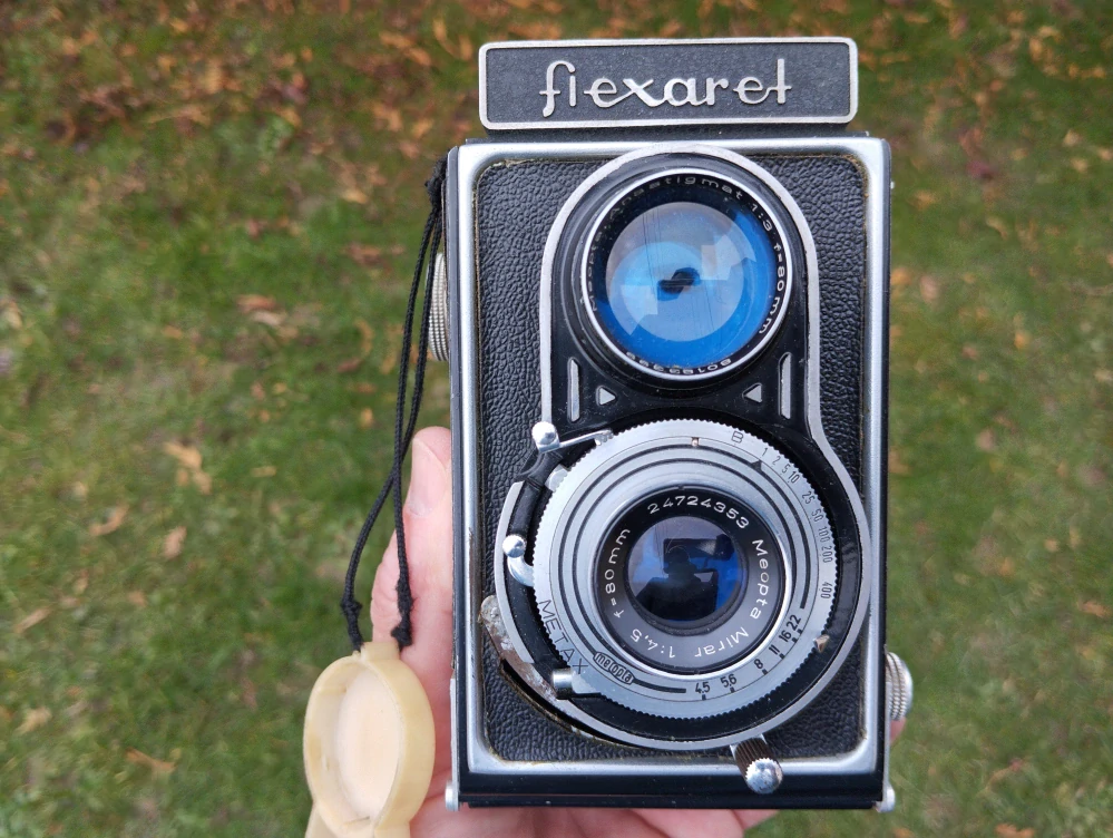 Starý fotoaparat FLEXARET MEOPTA MIRAR 