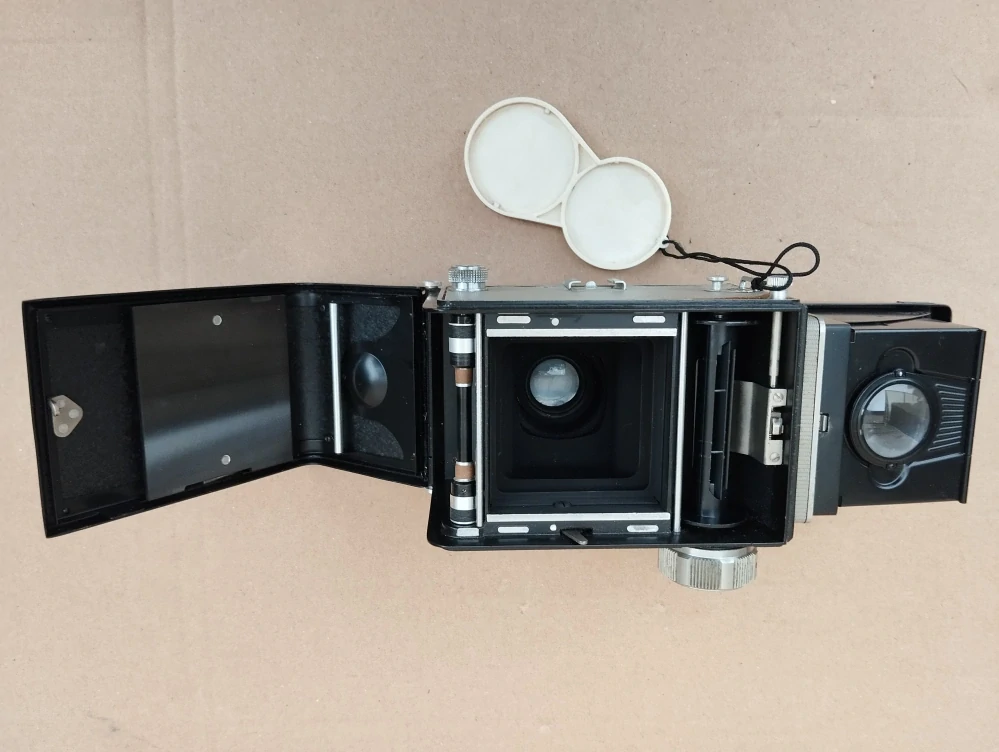 Starý fotoaparat FLEXARET 6 s kož.obalem