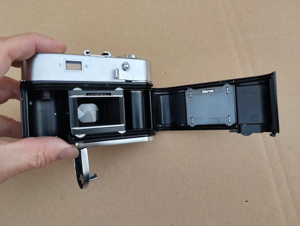 Starý fotoaparát Voigtlander s pouzdrem