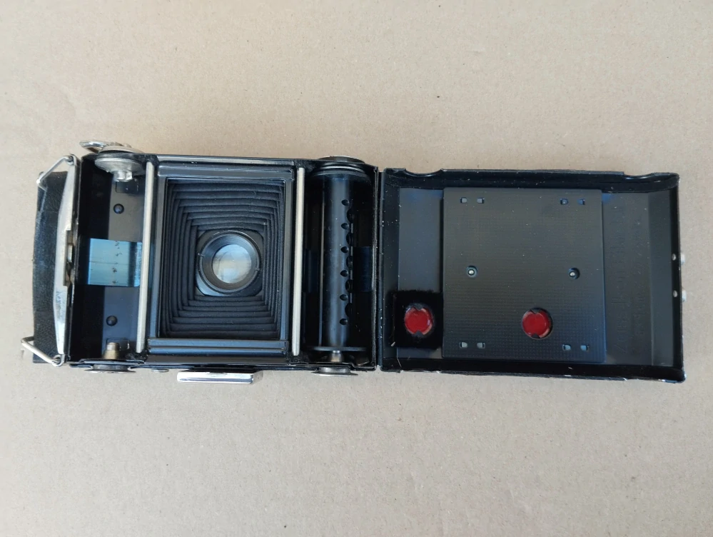 Starý fotoaparát Zeiss Ikon Ikonta + kož.pozdro