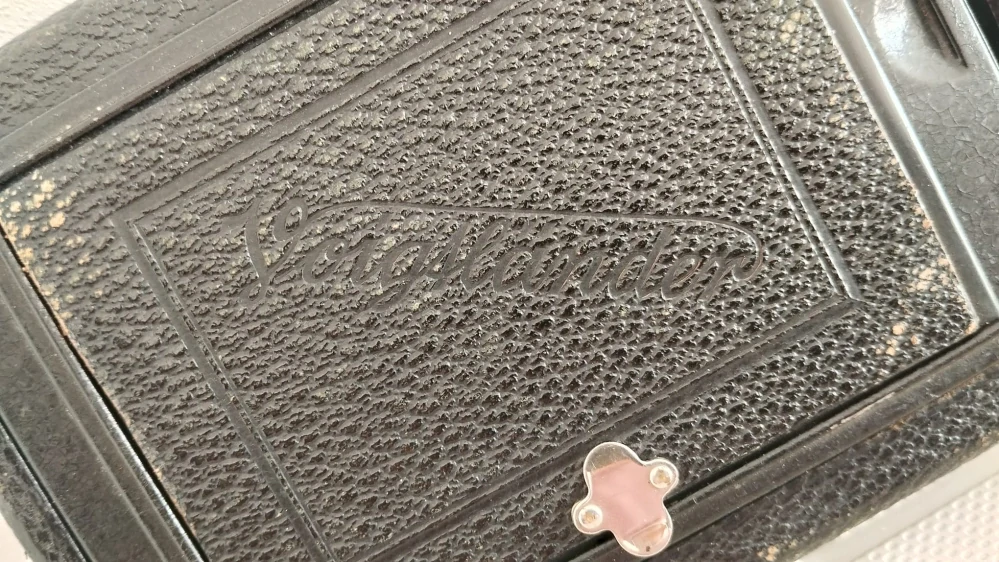 Starý VELKÝ a krásný fotoaparát Voigtlander VAG Skopar Anastigmat