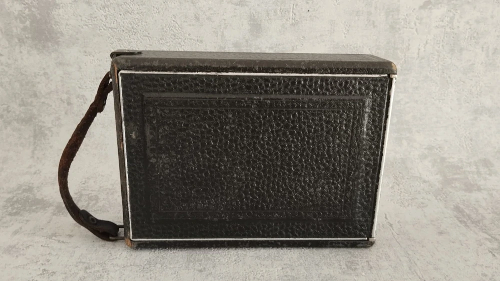 Velmi starý velký měchový fotoaparát ICA