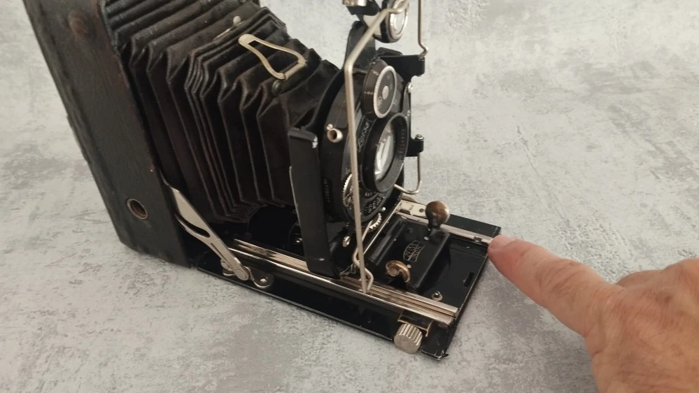 Měchový historický fotoaparát. Zeiss Ikon