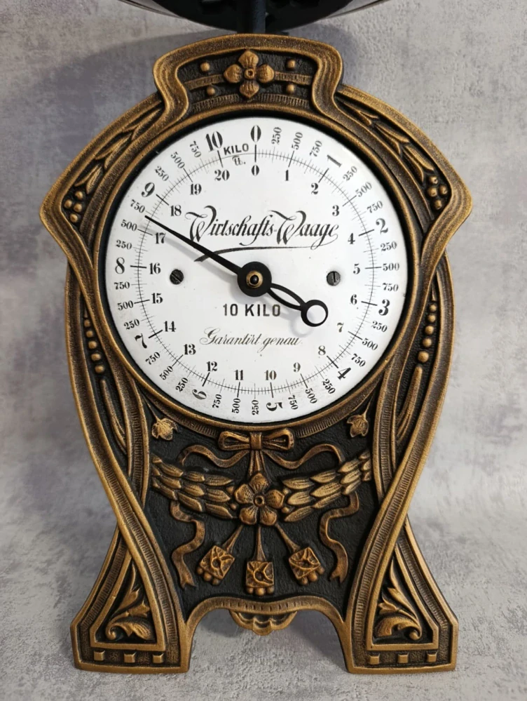 Velmi pěkné 10kg velké jednomiskové váhy po kompletní renovaci. Krásné