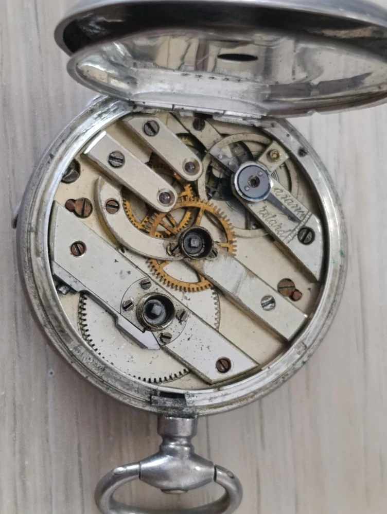 Starožitné pánské stříbrné kapesní hodinky – kličovky 1885