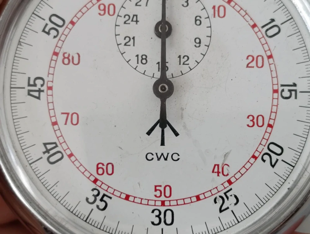 Vojenské stopky CWC – Britská armáda | Švýcarská výroba | Značeno „šípkou“ | Funkční originál