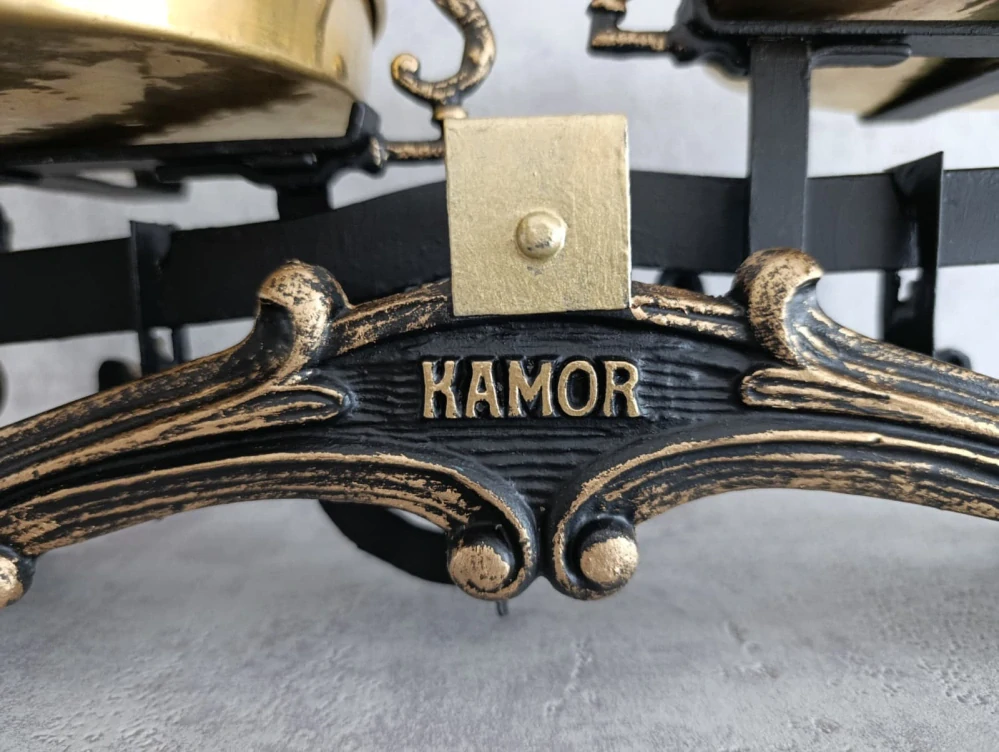 Staré váhy KOSMOS po renovaci, původní misky