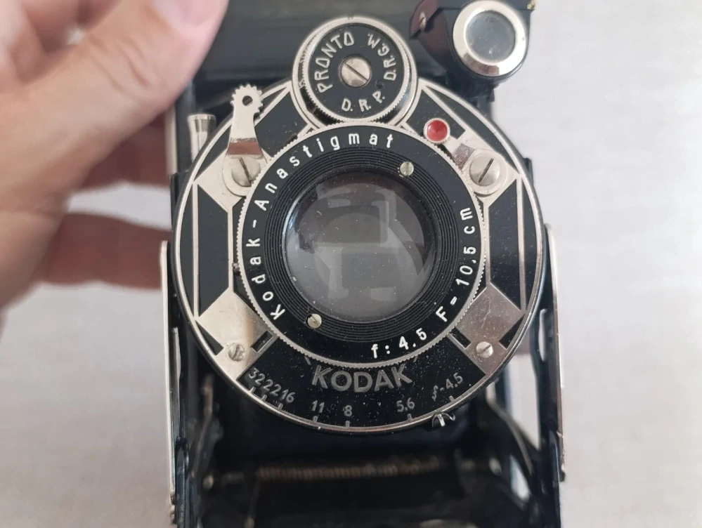 Historický měchový fotoaparát Kodak 620 Anastigmat 4,5/10,5