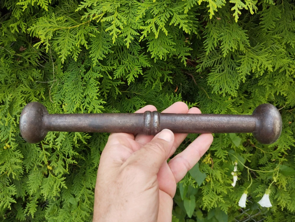 Zajímavý a velmi starý starý hmoždíř č.4 s uchy  - Komisní prodej -