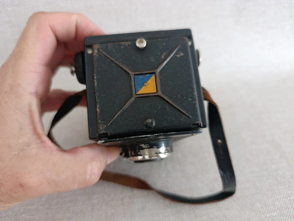 Starý fotoaparát Voigtländer Brillant – Voigtar Anastigmat, Singlo č.60