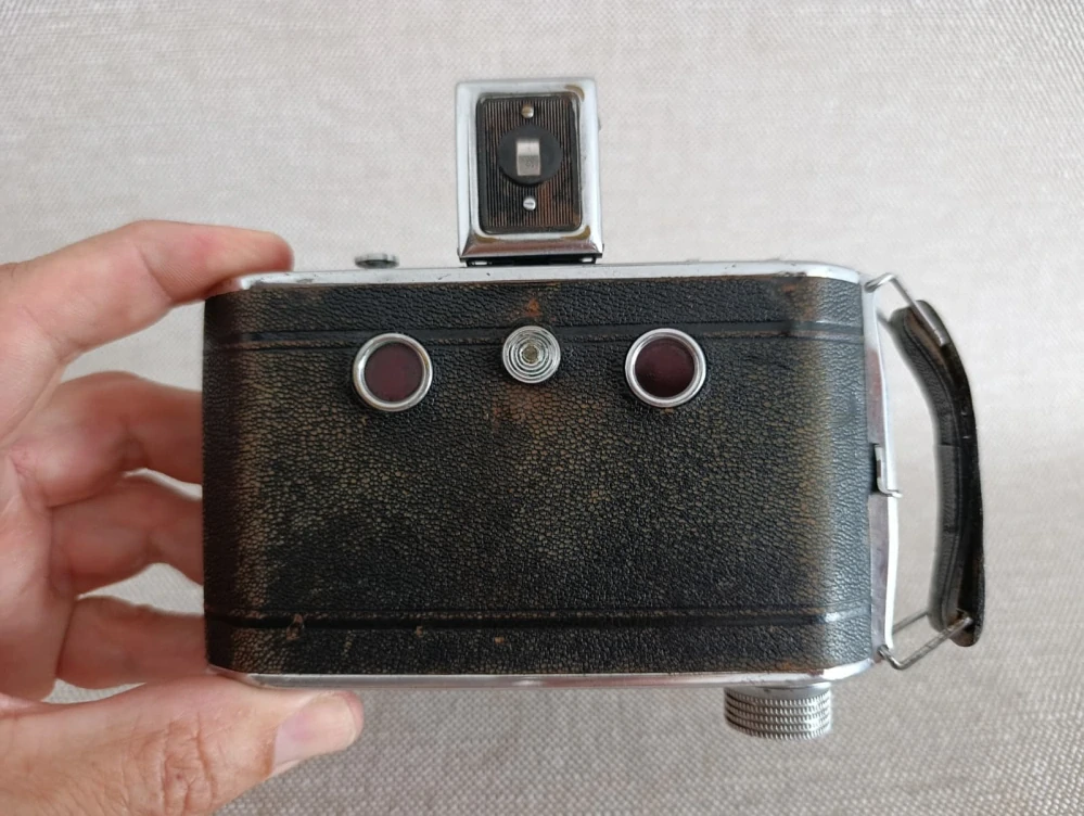 Starý měchový fotoaparát Rodenstock Trinar 2,9/7,5 Compur – poškozený č.66