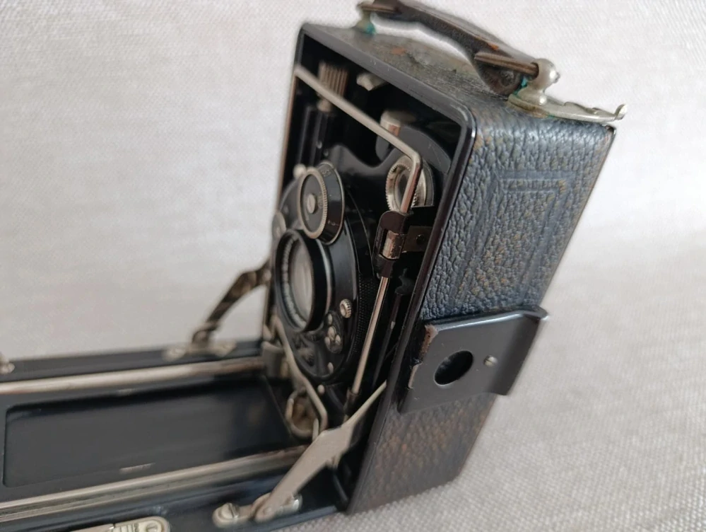 Starý měchový fotoaparát Rodenstock Eurynar 4,5/10,5 Compur č.67