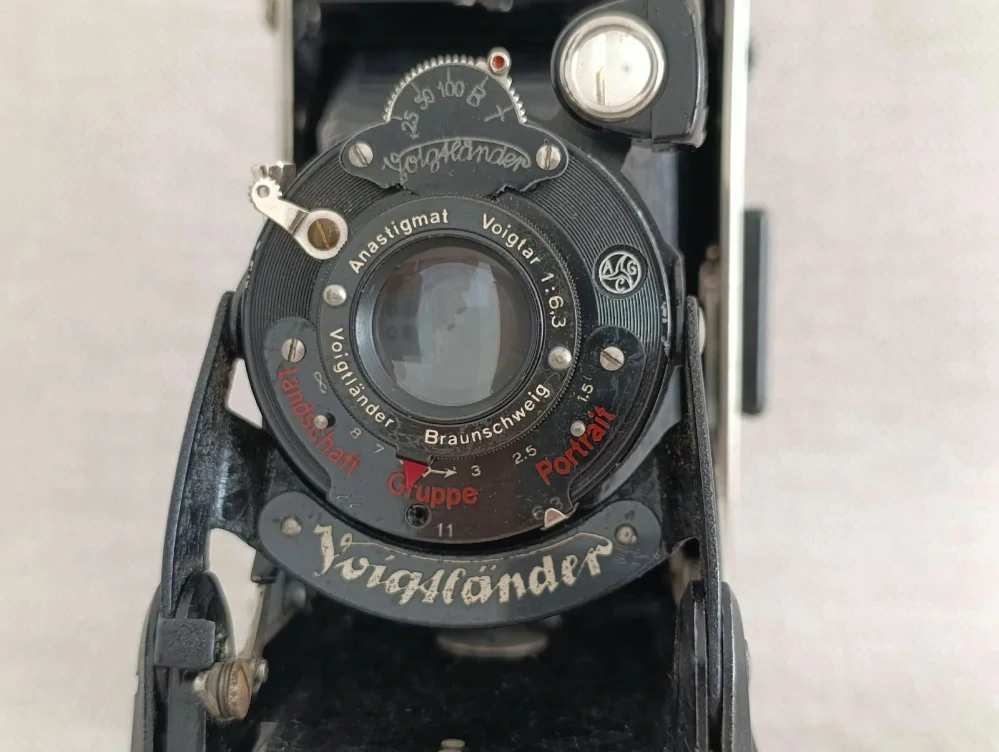 Starožitný měchový fotoaparát Voigtländer Bessa Voigtar + pouzdro č.80
